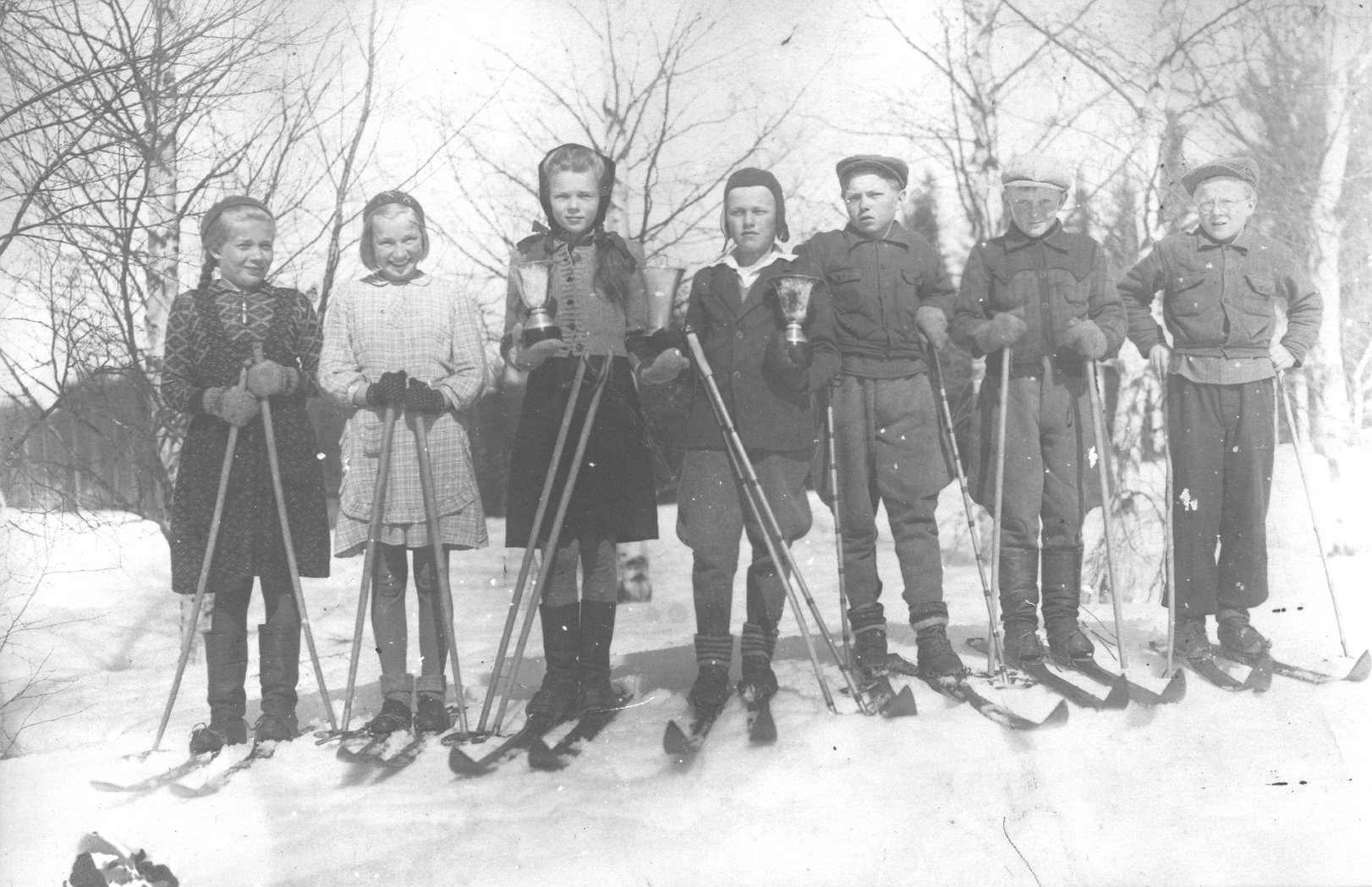 Picture 45 hiihtäjät