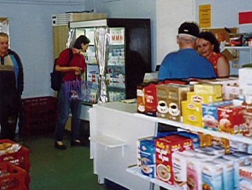 Sisäkuva Jukolan kaupparakennuksesta v. 1999